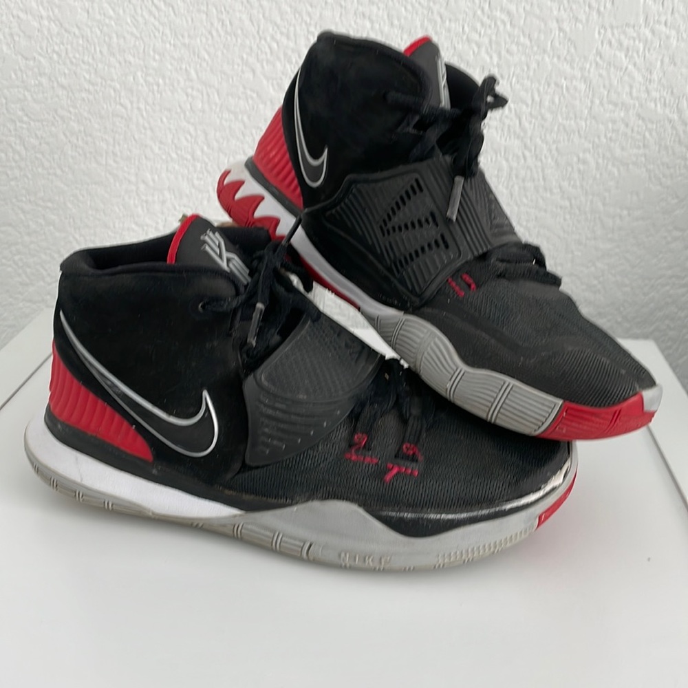 Nike Kyrie 6 GS "Bred" Shoes -Kyrie Irving- # BQ5599 002 -Reg $110- Sz 3Y
